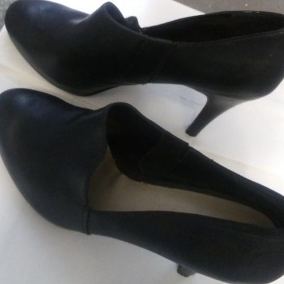 Leather pumps - Picture 2 of 3